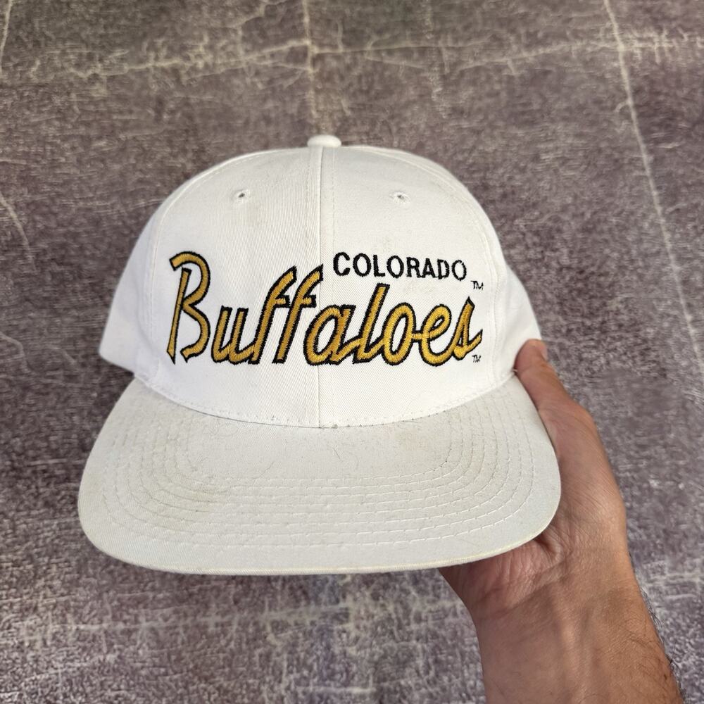 Mens Vintage 90s Sports Specialties Colorado Buffaloes Script White Snapback Hat